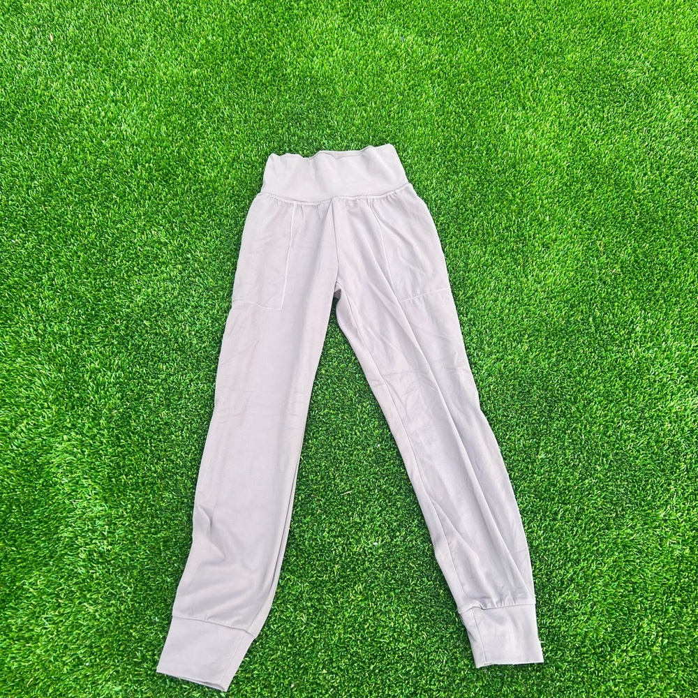 Athleta-salutation jogger